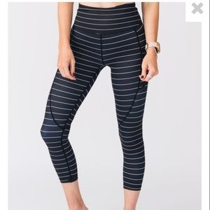 ZYIA Black Stripe Pocket Light Tight Legging 6-8